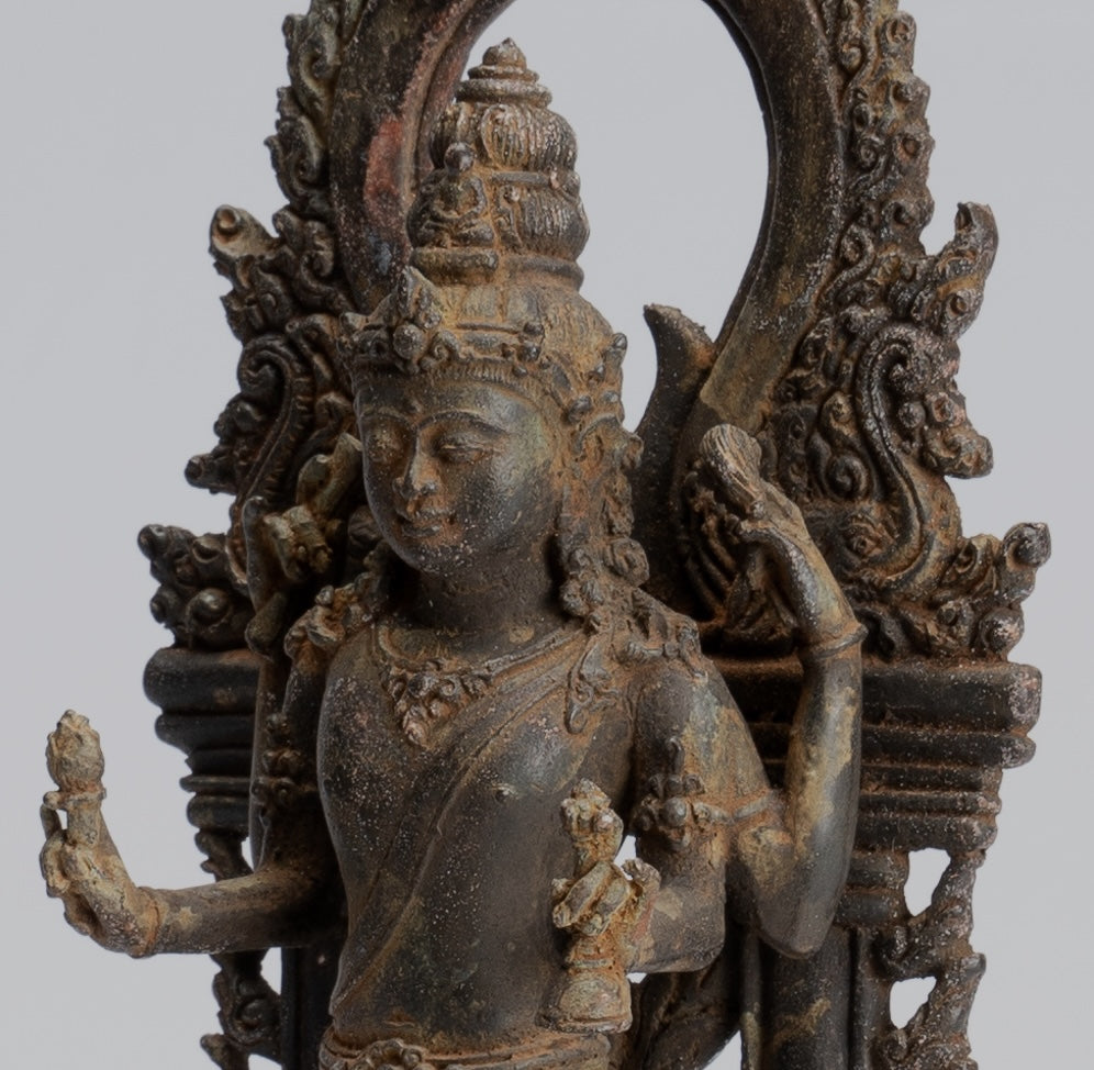 Statua Lokeshvara - Antique in stile indonesiano Bronzo giavanese in piedi statua Lokeshvara a 4 bracci - 26 cm/10 "
