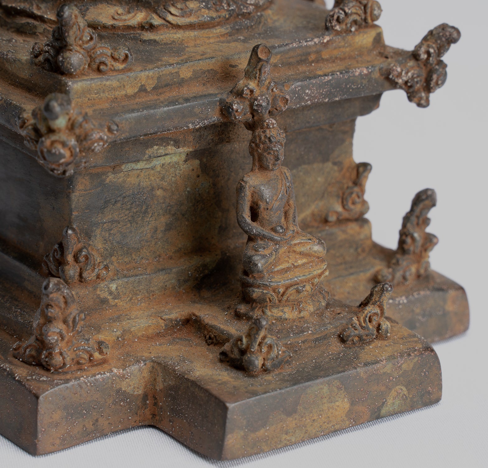 Statua Lokeshvara - Antique in stile indonesiano Bronzo giavanese in piedi statua Lokeshvara a 4 bracci - 26 cm/10 "