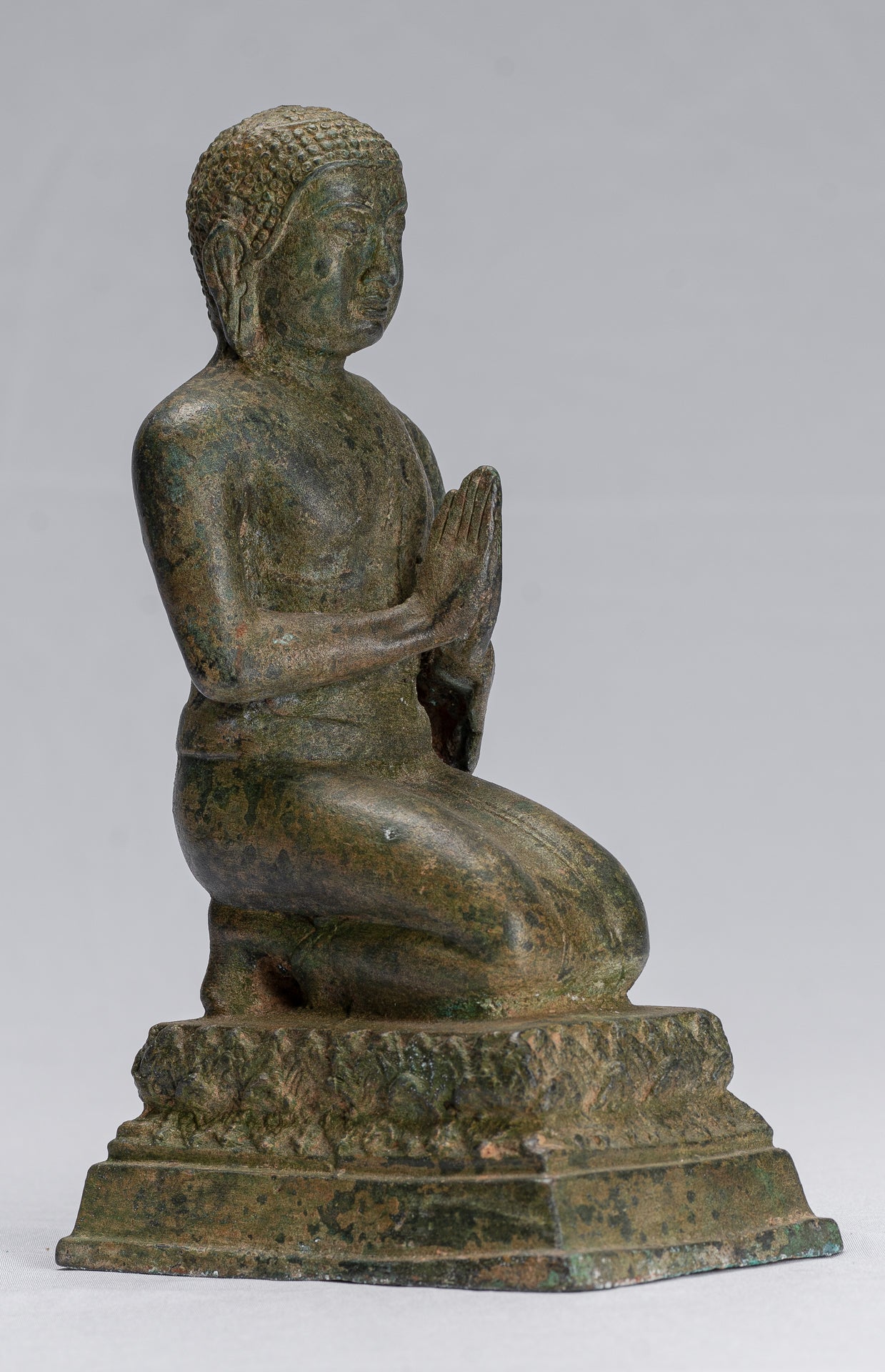 Statua di Buddha - antico stile tailandese bronzo dvaravati devoto o discepolo della statua di Buddha - 21 cm/8 "