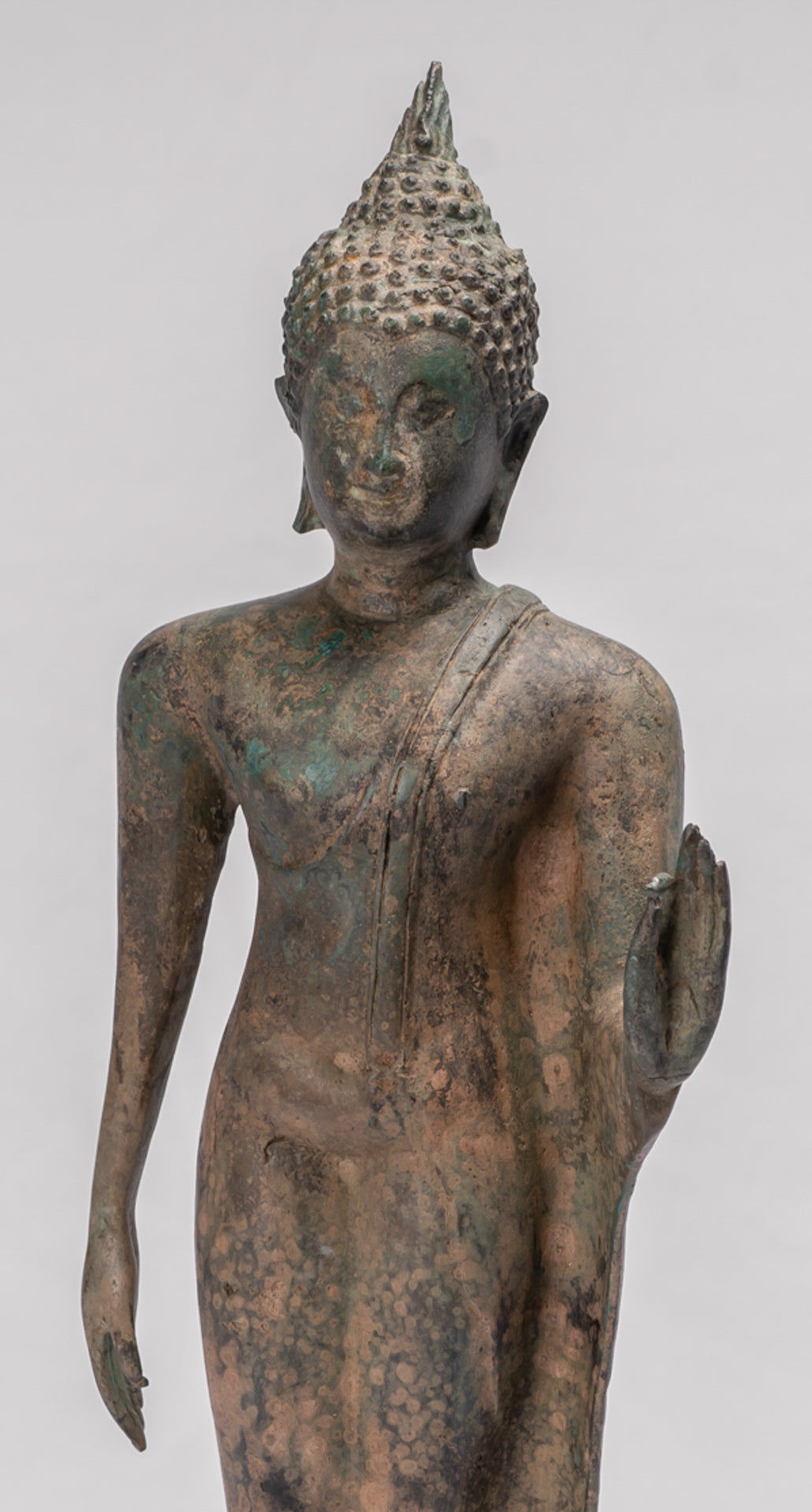 Statua di Buddha ambulante con protezione in bronzo in stile Sukhothai antico - 42 cm/17"