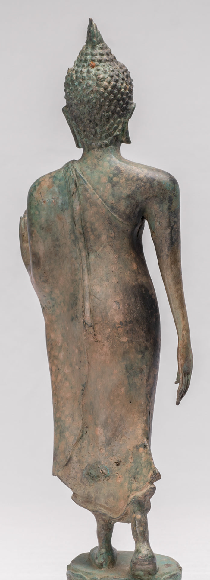 Statua di Buddha ambulante con protezione in bronzo in stile Sukhothai antico - 42 cm/17"