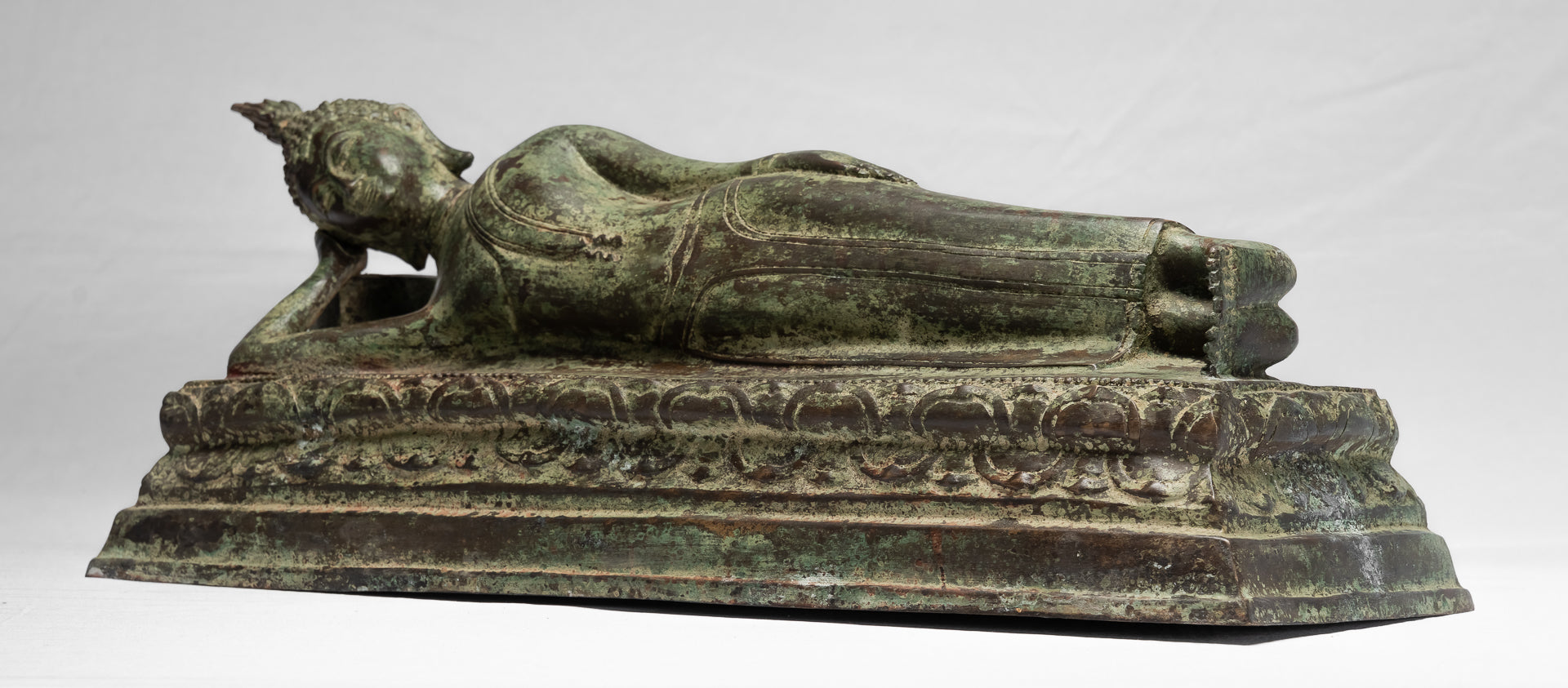 Estatua de Buda - Bronce de estilo tailandés de antigüedades Sukhothai Reclining Nirvana Buda Estatua - 54cm/22 "