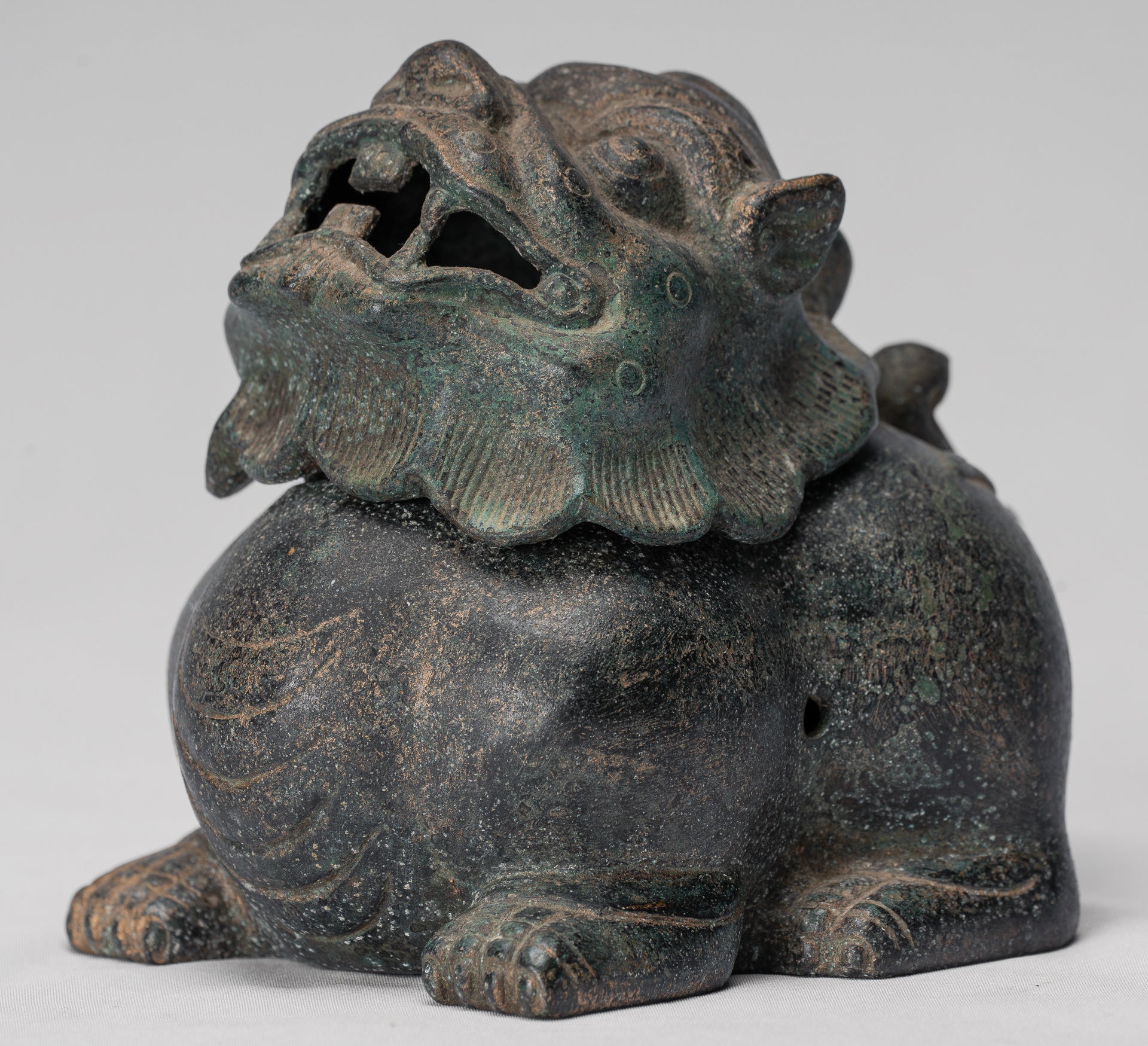 Antiquitäten chinesischer Stil Bronze zweiteiliger Drachen -Censer oder Weihrauchbrenner und Weihrauchschläger - 12 cm/5 "groß