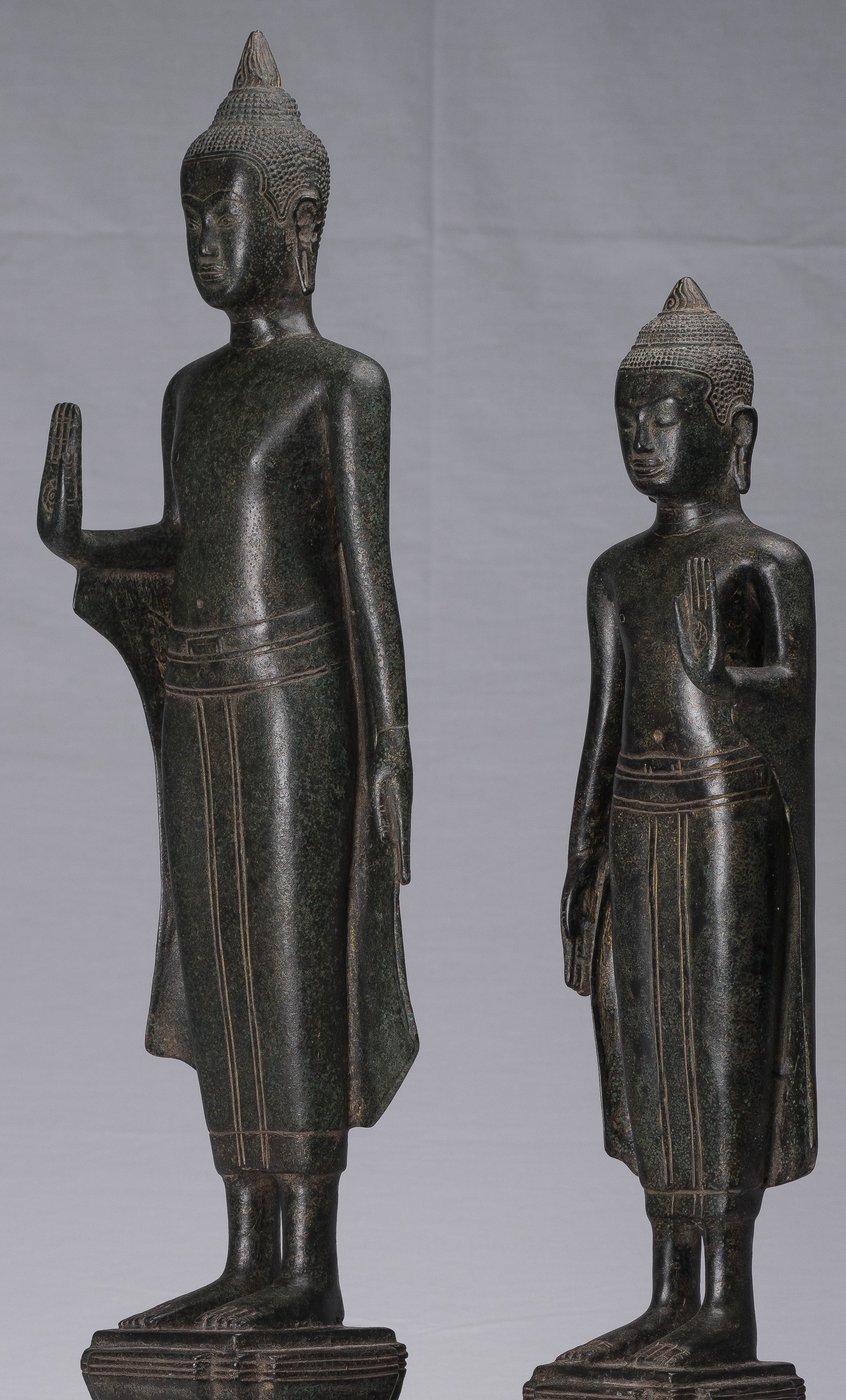 Statues de Bouddha - Bronze de style khmer antique debout Abhaya Protection Statues Bouddha (paire) - 62 cm / 25 "