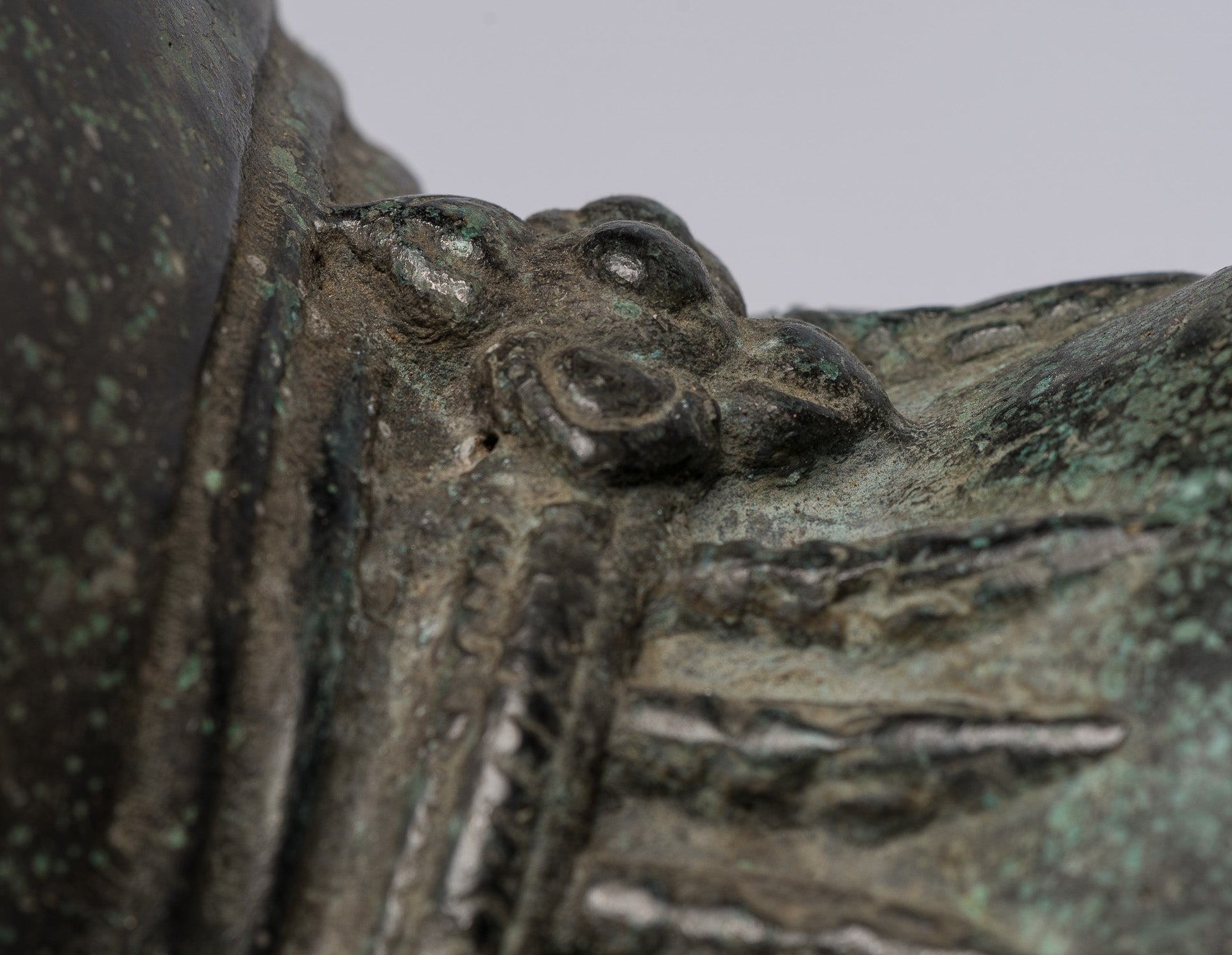 Statua Nandi in bronzo in stile Khmer antico - Monte di Shiva - 53 cm/21 "di lunghezza