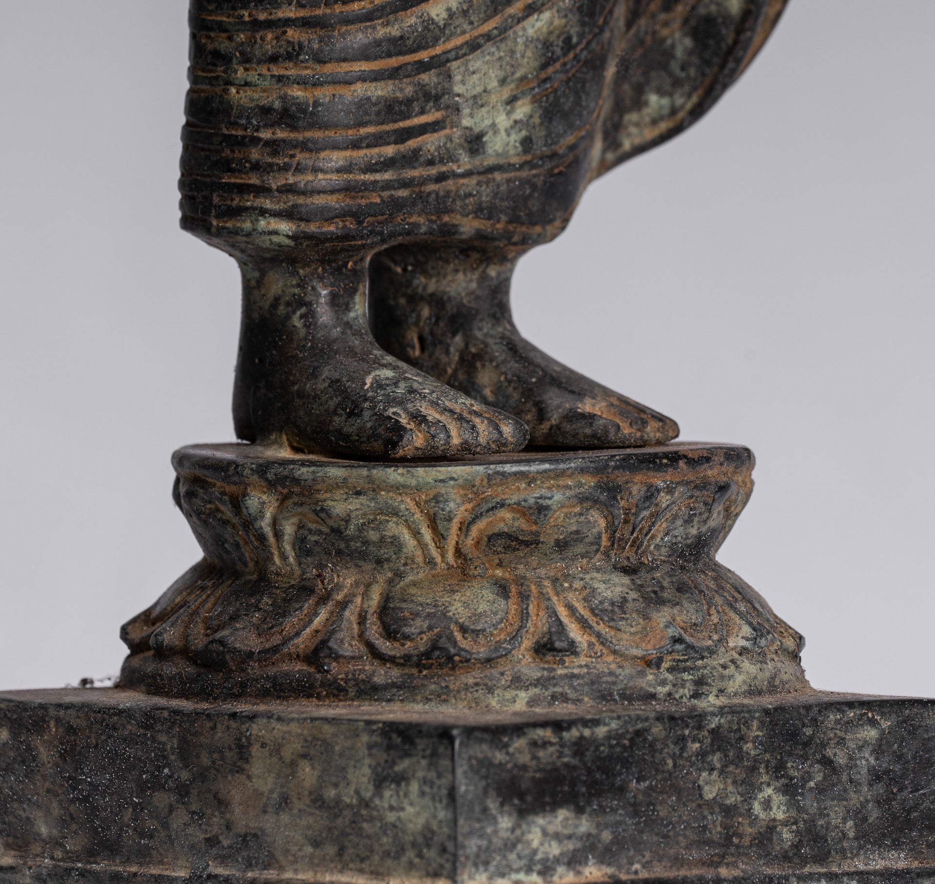 Buddha-Statue – Antiker javanischer Lehr-Buddha aus Bronze im indonesischen Stil – 40 cm