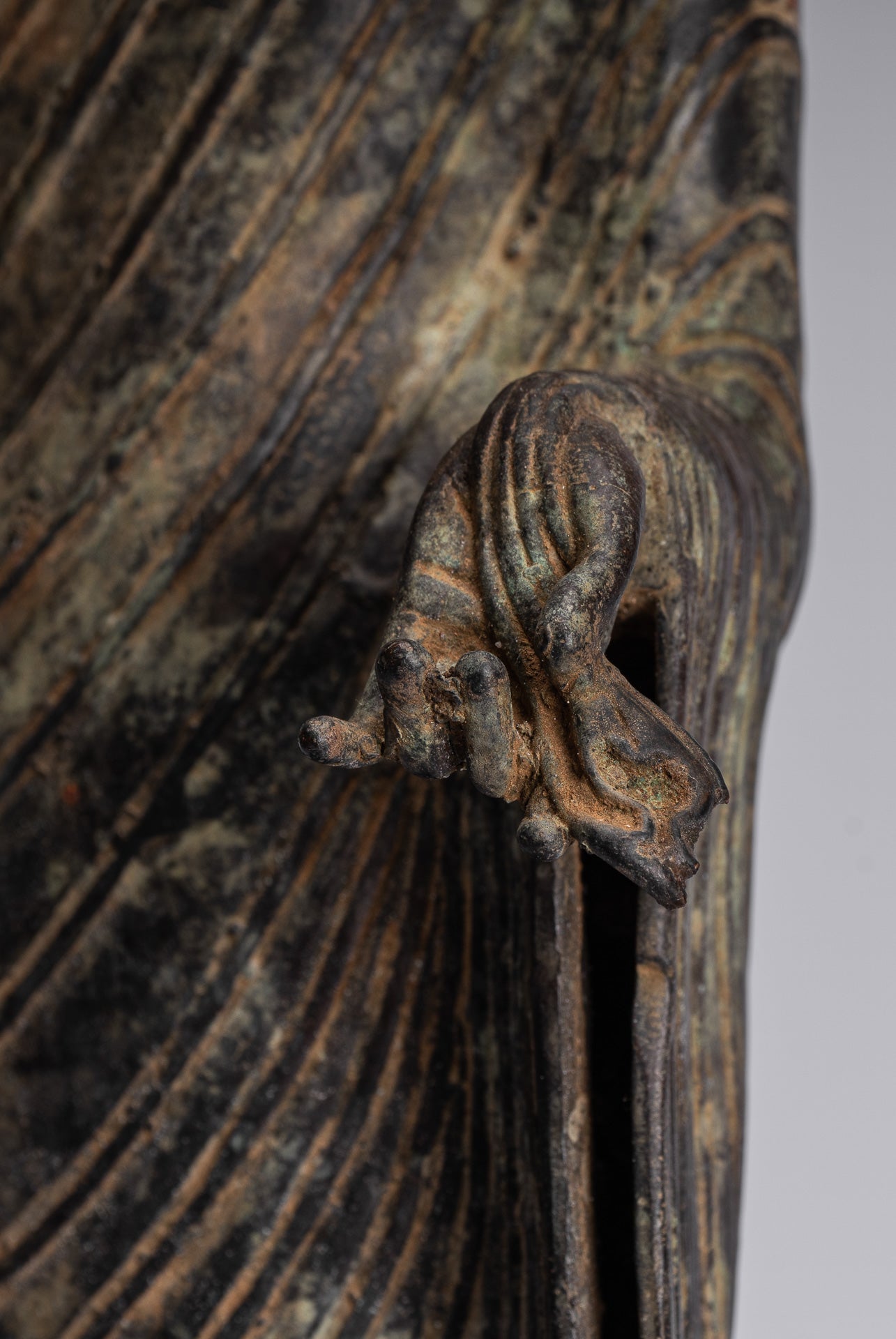 Buddha-Statue – Antiker javanischer Lehr-Buddha aus Bronze im indonesischen Stil – 40 cm