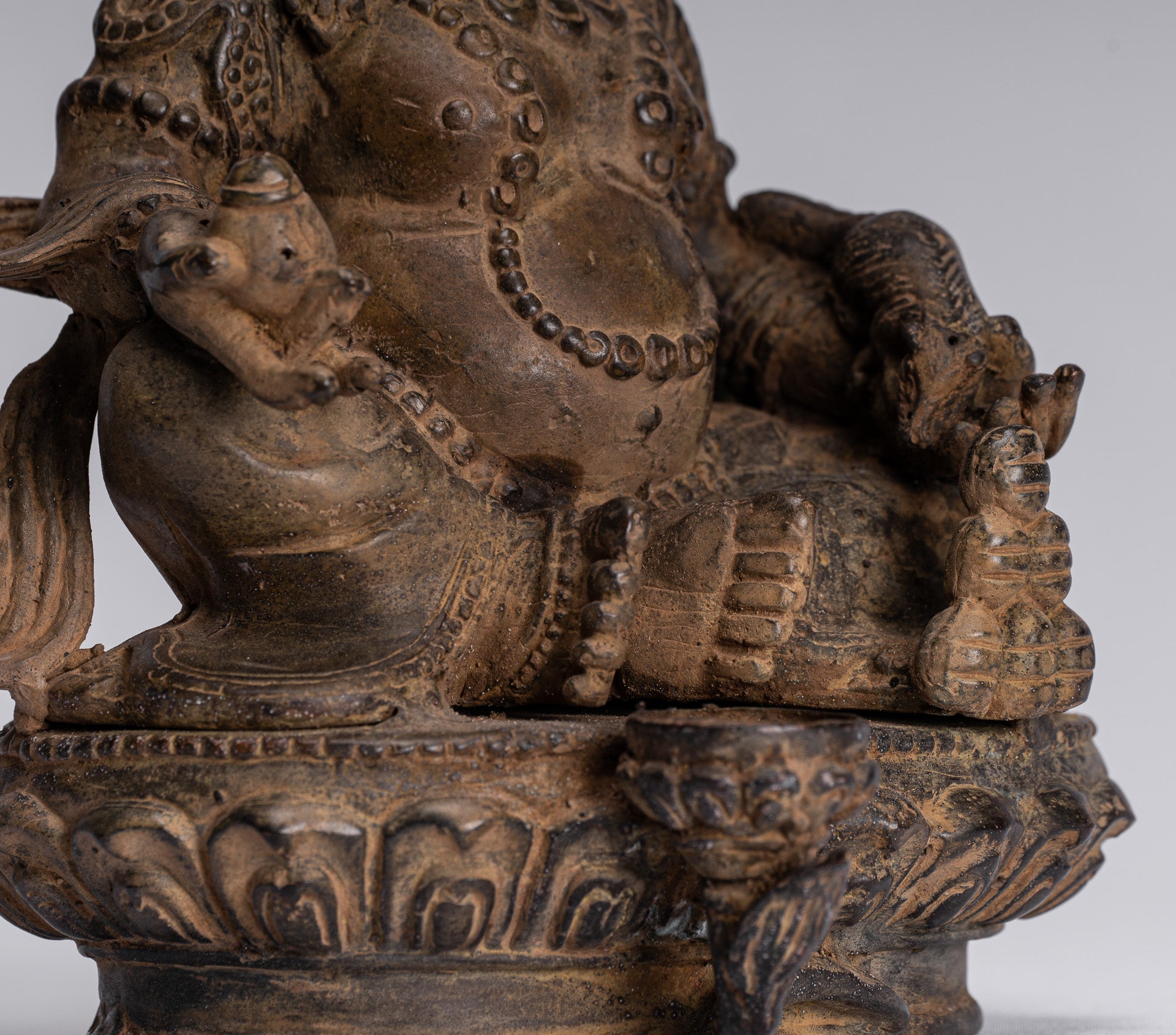 Jambhala Statue-Antike Java Majapahit Style Seated Jambhala Statue God of Wealth-21cm/8 "