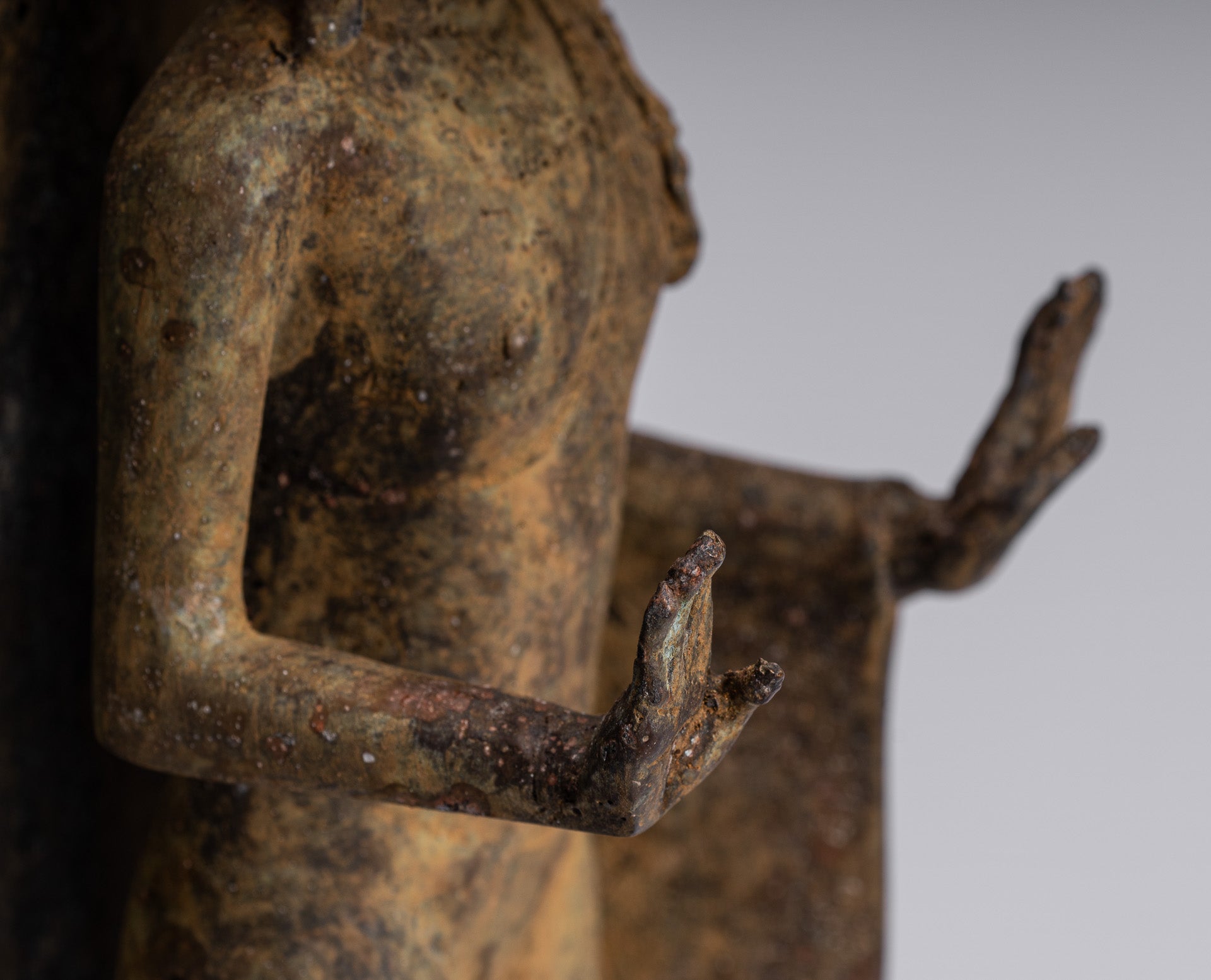 Statue de Bouddha – Bouddha de protection javanais debout en bronze de style indonésien antique – 37 cm/15"