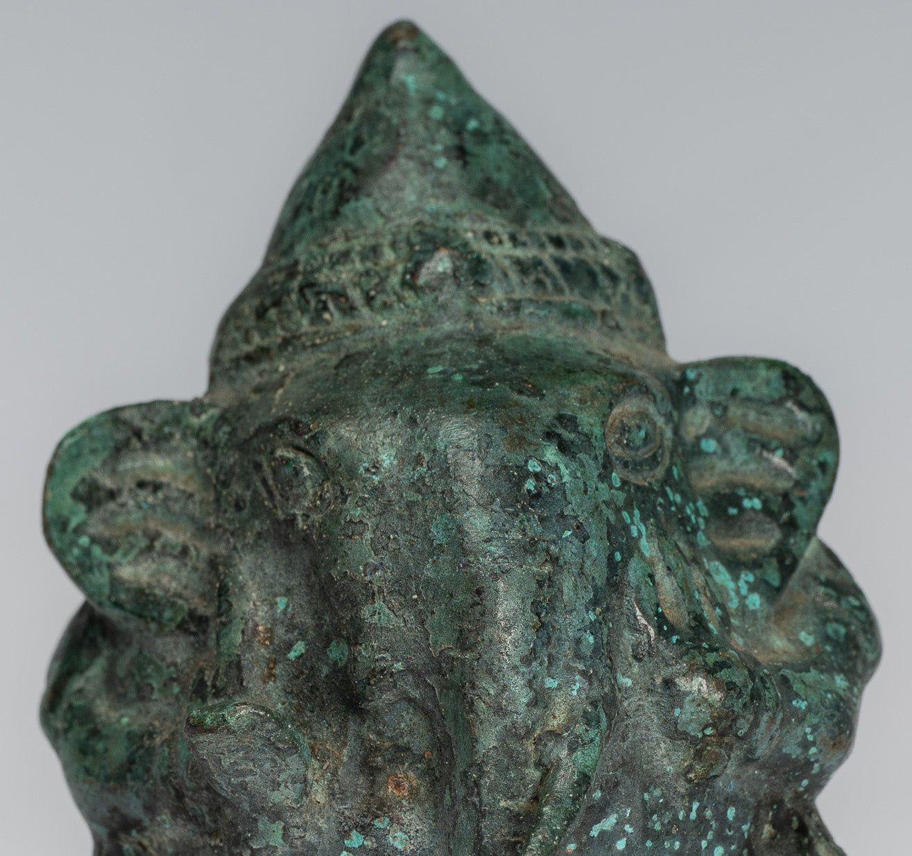 Bronzo in stile Khmer antico seduto statua di elefante rotondo - 10 cm/4 "di altezza