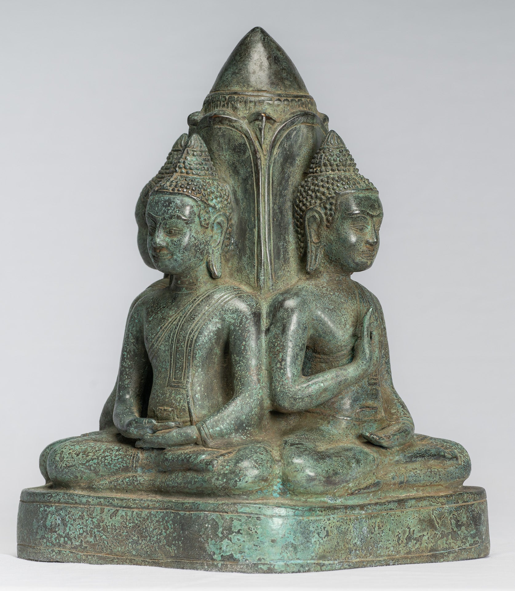 Statue antique de Bouddha à quatre voies en bronze de style khmer d'Asie du Sud-Est - 28 cm/11"