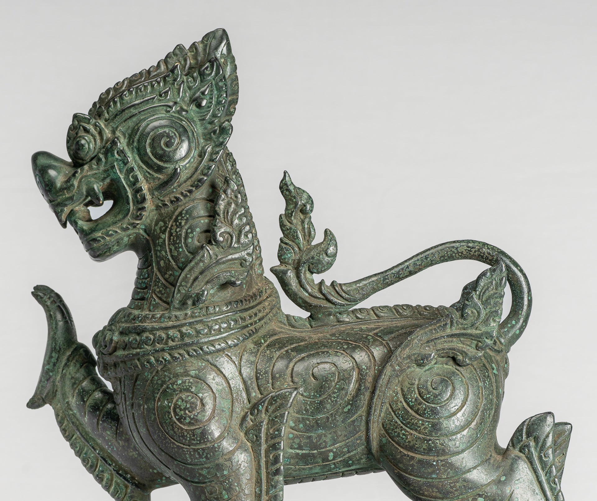 Bronzo BRONZE BRONZO BIRMESE ANTICO IN CHINATHE TEMPLE LION - 34 cm/14 "