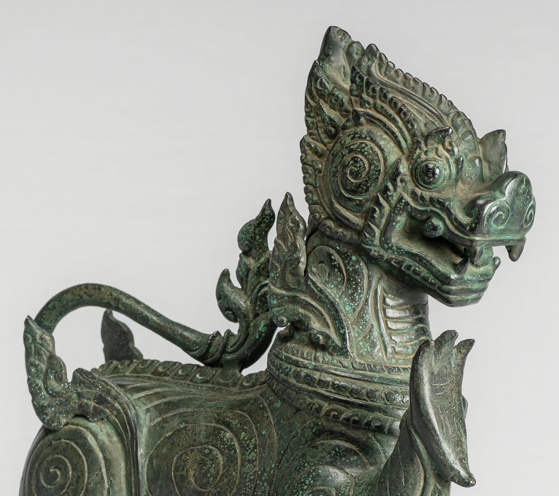 Bronzo BRONZE BRONZO BIRMESE ANTICO IN CHINATHE TEMPLE LION - 34 cm/14 "