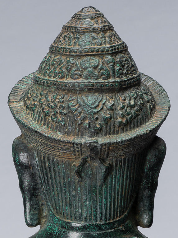 Antike sitzende Khmer-Vishnu-Garuda-Statue aus Bronze im Banteay-Srei-Stil – 45 cm.