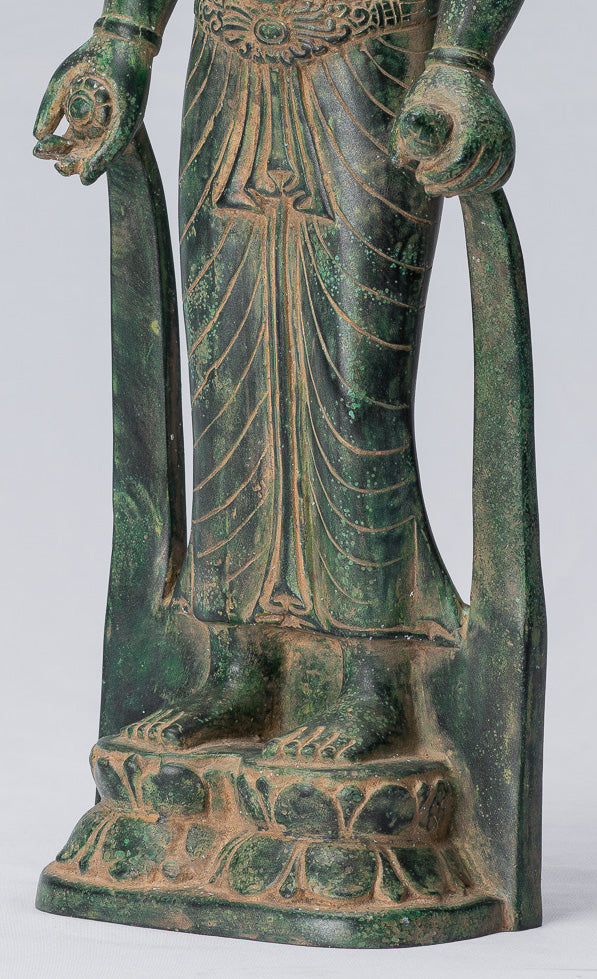Antiker Bronze-Guimet-Museums-Bodhisattva Avalokiteshvara-Mitgefühl im Phnom-Da-Stil – 46 cm.