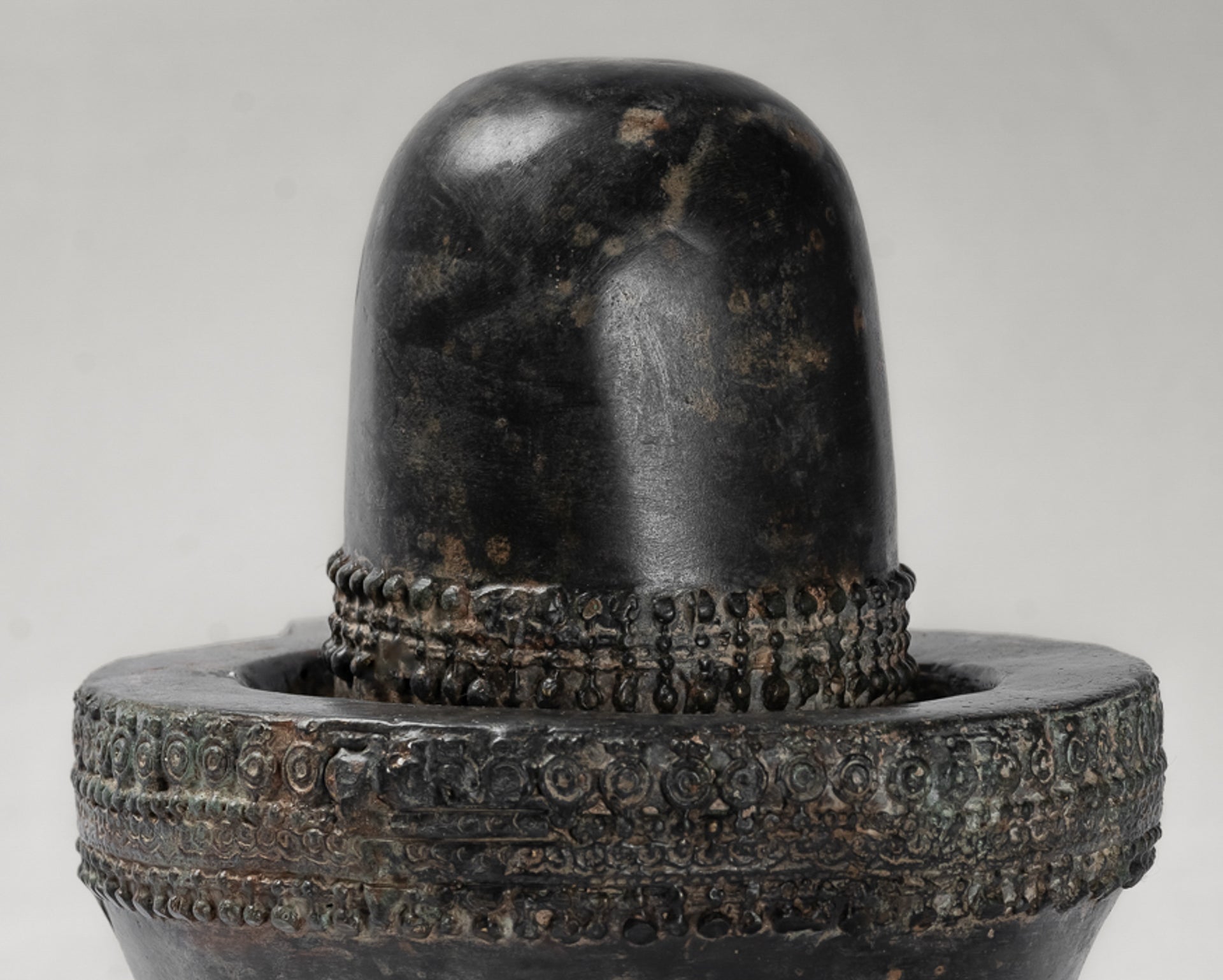 Linga - Antique Indian Style South Asia Bronze Shiva Linga / Lingnum & Yoni - 21cm/8"
