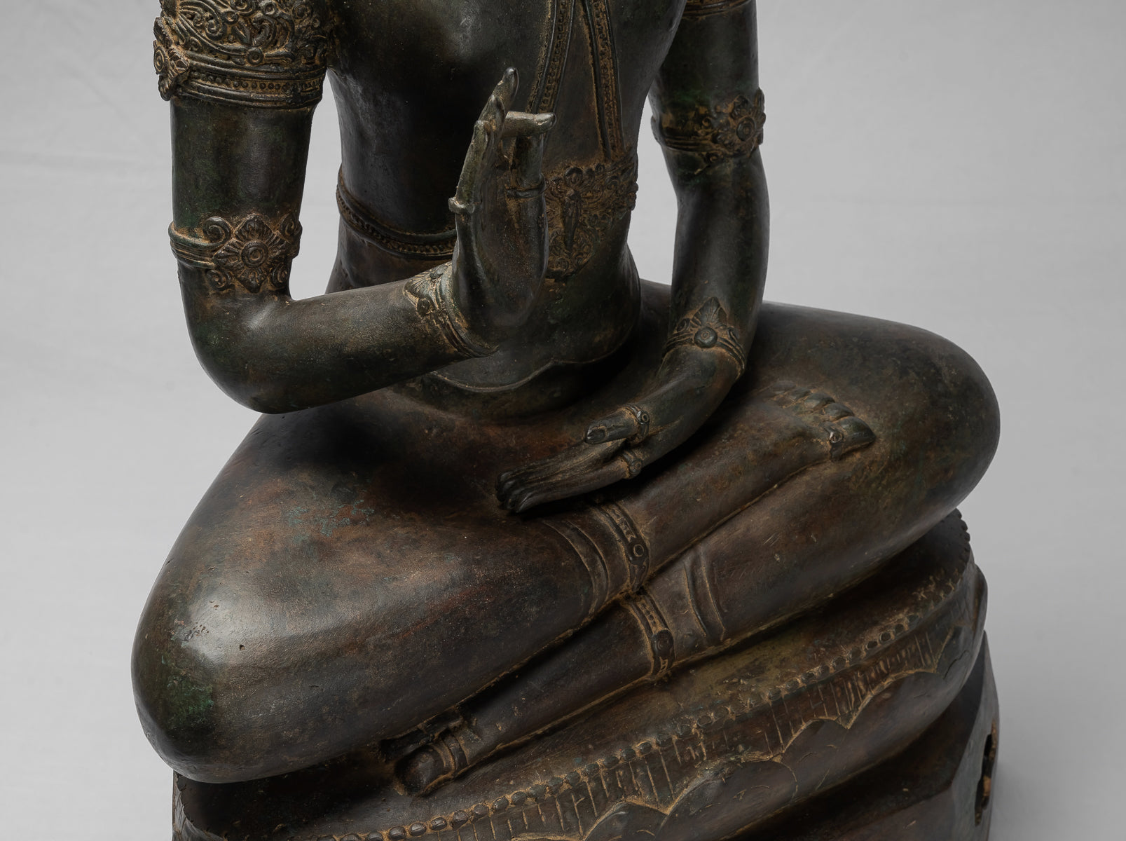 Buddha-Statue – Königliche Lehr-Buddha-Statue im antiken Chiang-Saen-Stil – 87 cm/35 Zoll