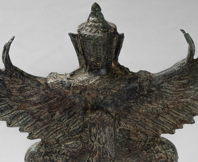 Stehende Vishnu Garuda-Statue aus Bronze im antiken Thai-Stil – 33 cm.