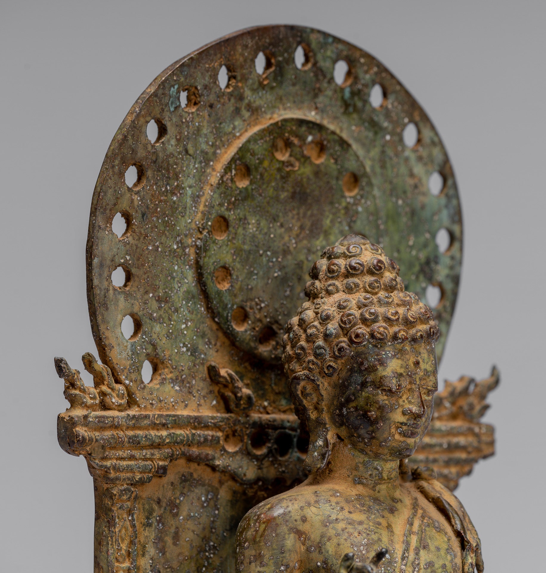 Statue de Bouddha – Bouddha d'enseignement javanais en bronze assis de style indonésien antique – 27 cm