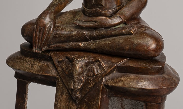 Statue de Bouddha - CHIang de style thaï antique