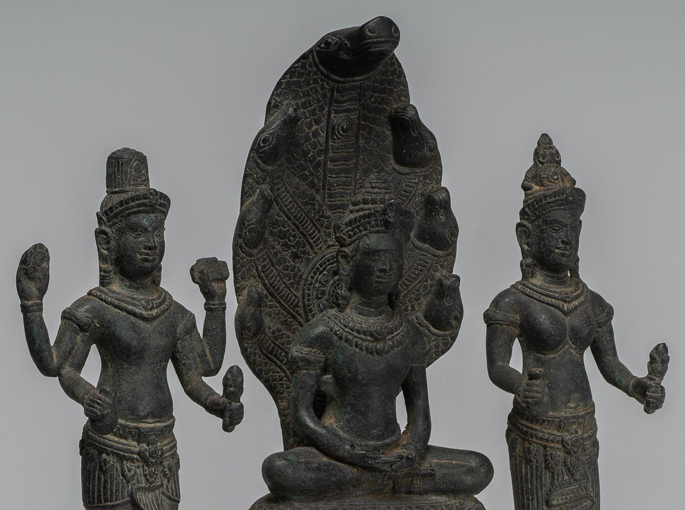 Statue di Buddha - Antique Buddha in stile bayon khmer. Vishnu e Lakshmi- 36 cm/14 "