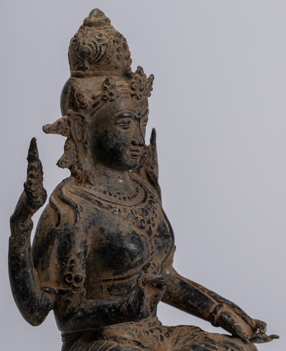 Estatua de Tara - Estatua de Bronce Devi Tara de bronce sentado de Majapahit antiguo de Java - 26 cm/10 "