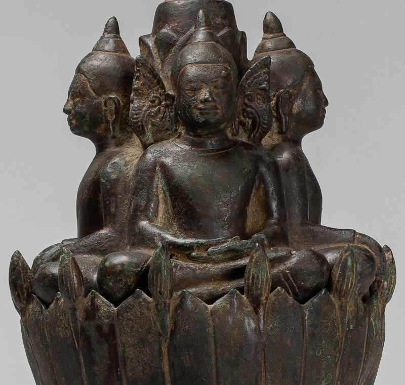 Statua di Buddha a quattro vie in bronzo antico in stile Khmer del sud-est asiatico - 51 cm/20"
