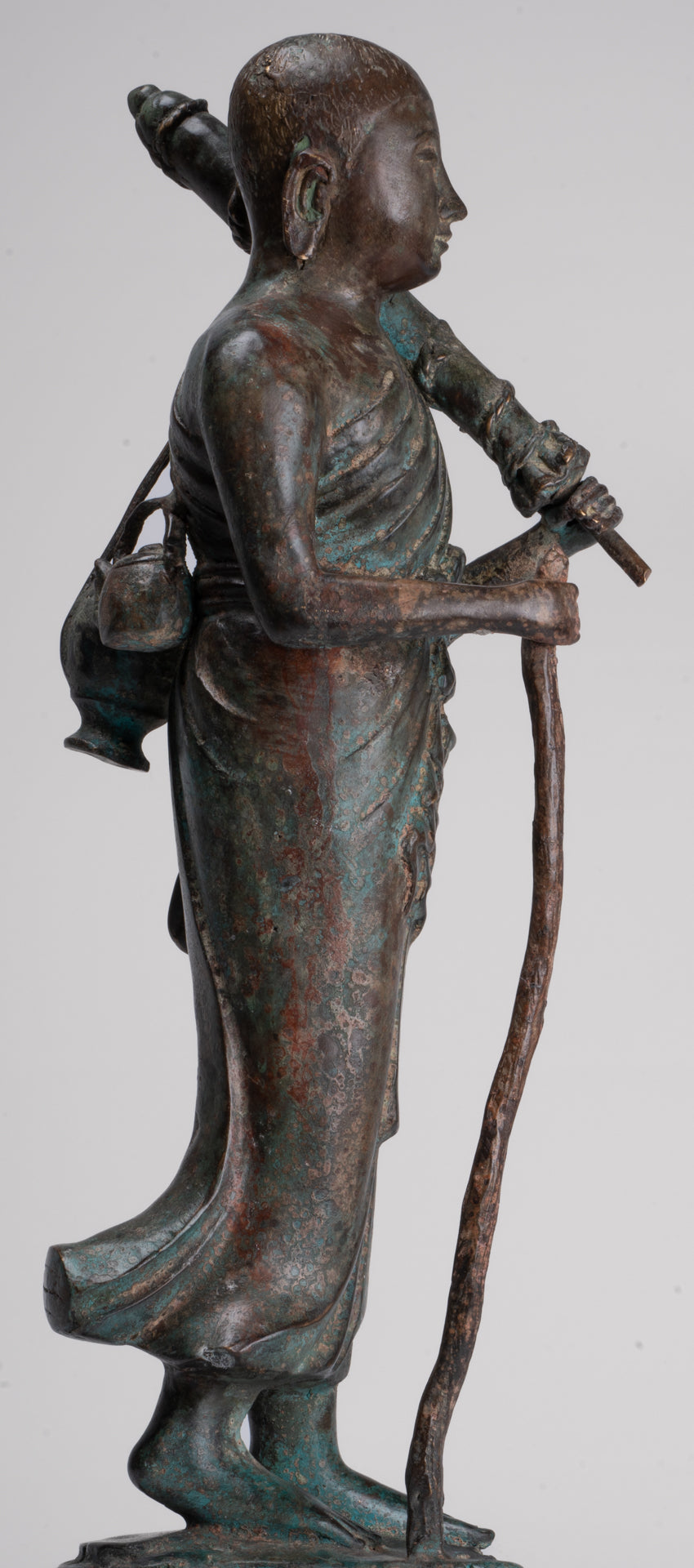 Mönch - Antike Thai -Stil Bronze Dvaravati Sīvali Anhänger / Schüler der Buddha -Statue - 57cm / 23 "