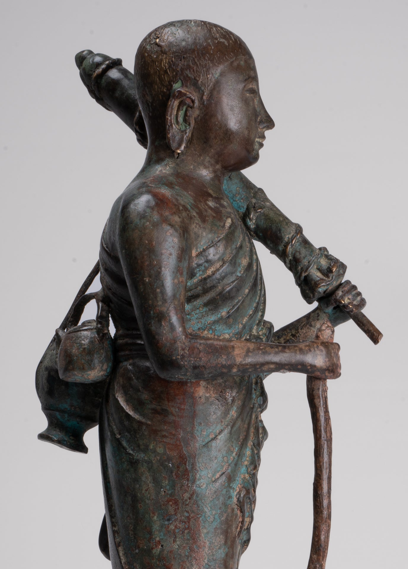 Mönch - Antike Thai -Stil Bronze Dvaravati Sīvali Anhänger / Schüler der Buddha -Statue - 57cm / 23 "