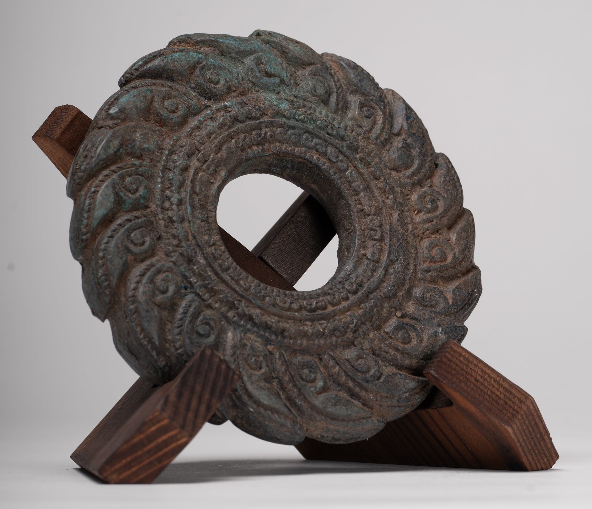 Discus - Antique Khmer Style Bronze Vishnu Discus or Chakra - 15cm/6"