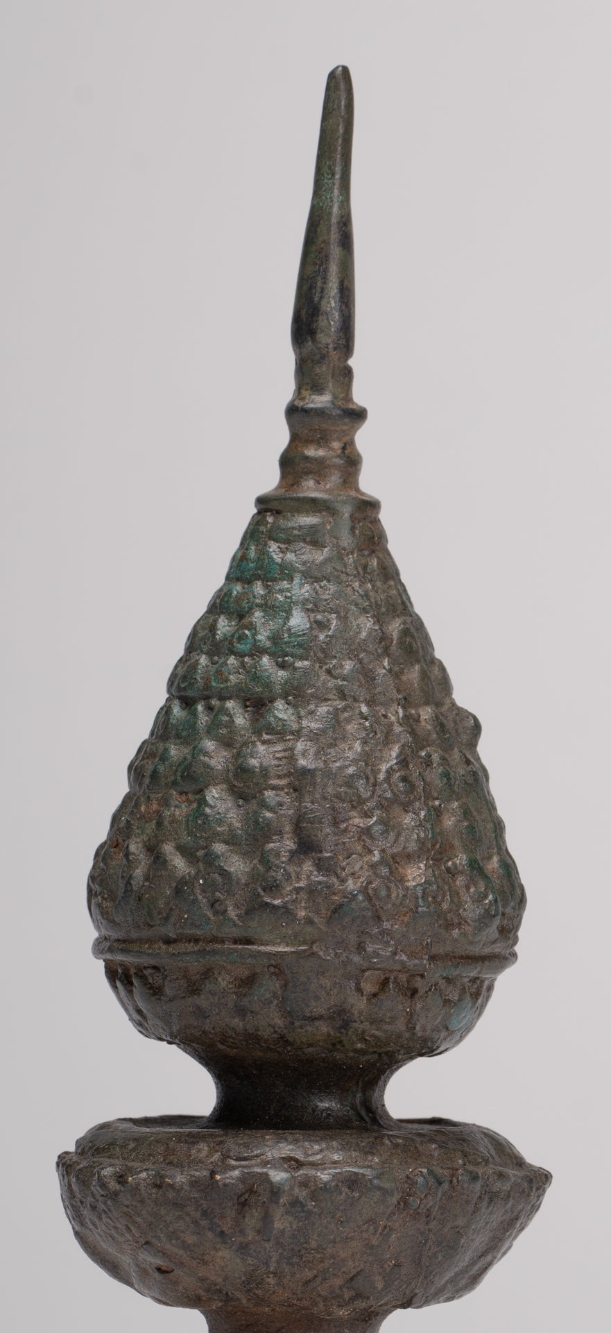 Buddhistischer Stupa - Nirvana Stupa oder Chedis im antiken Thai-Stil - 15,5 cm