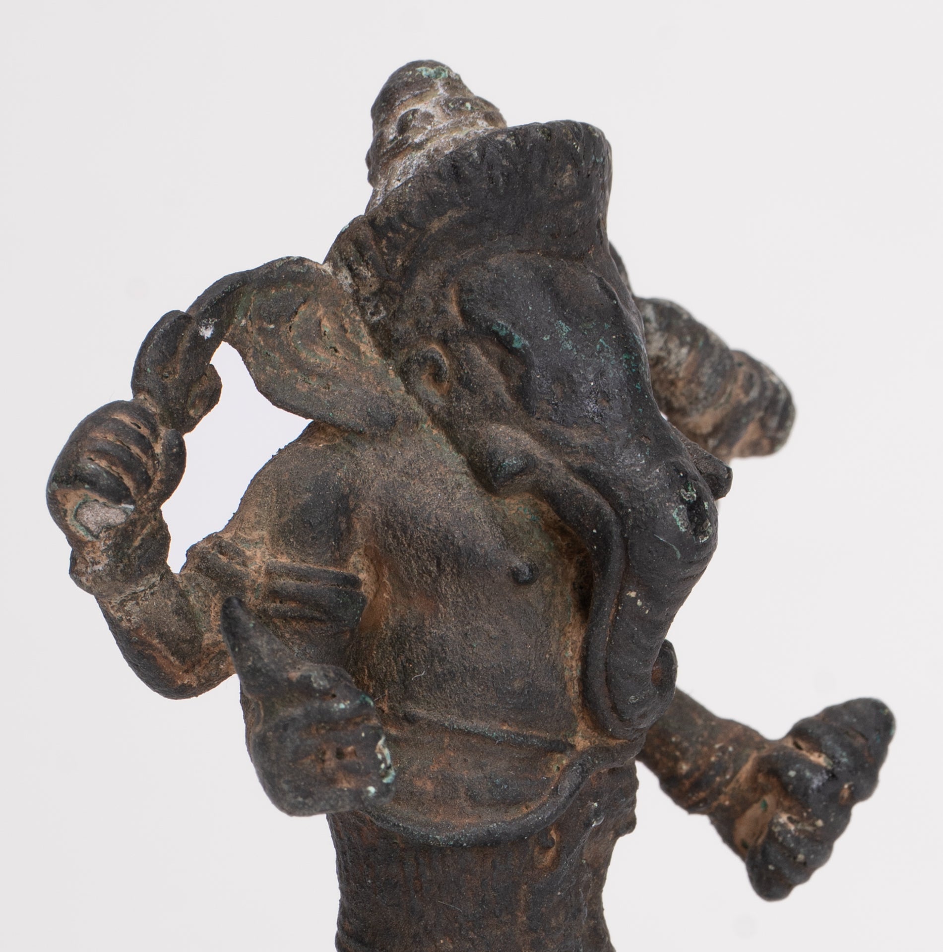 Antike Ganesha-Statue aus Bronze im Khmer-Stil – 11 cm.