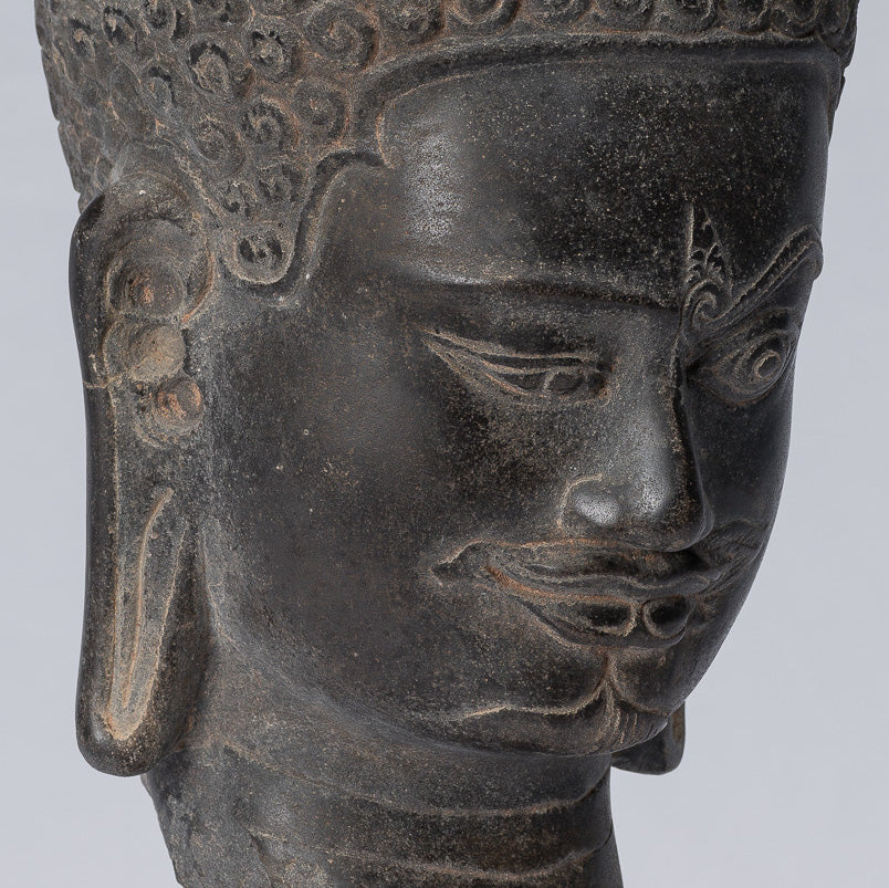 Statue de Shiva - Tête de Shiva en pierre noire de style khmer antique Yaksha et Yakshaswaroop - 31 cm/12"