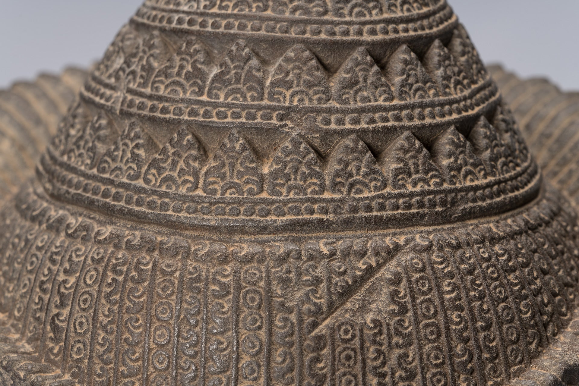 Garuda Statue-Antique Banteay Srei Style Stone Khmer Garuda Vishnu Statue-56cm/22 "