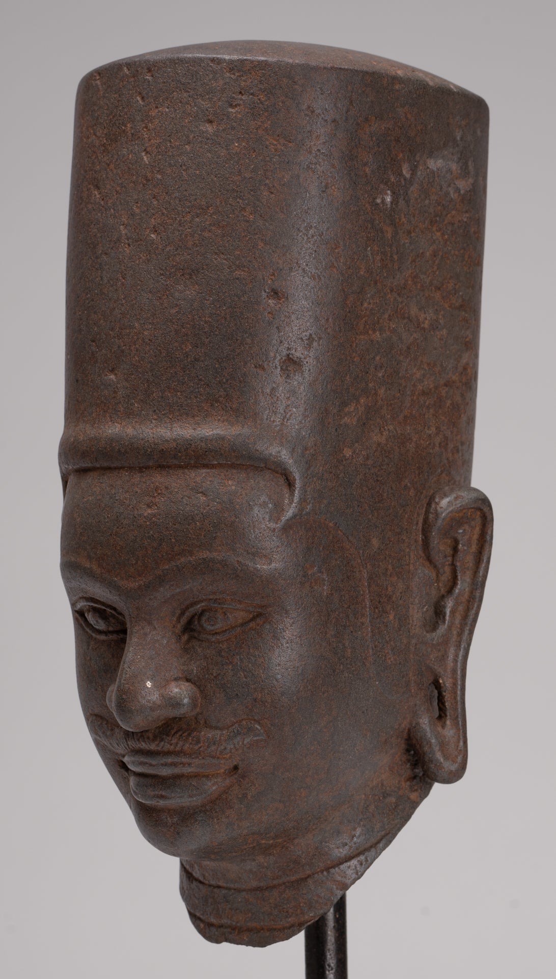 Vishnu Statue - Antique Phnom Da Style Stone Mounted Vishnu Head - 33cm/13"