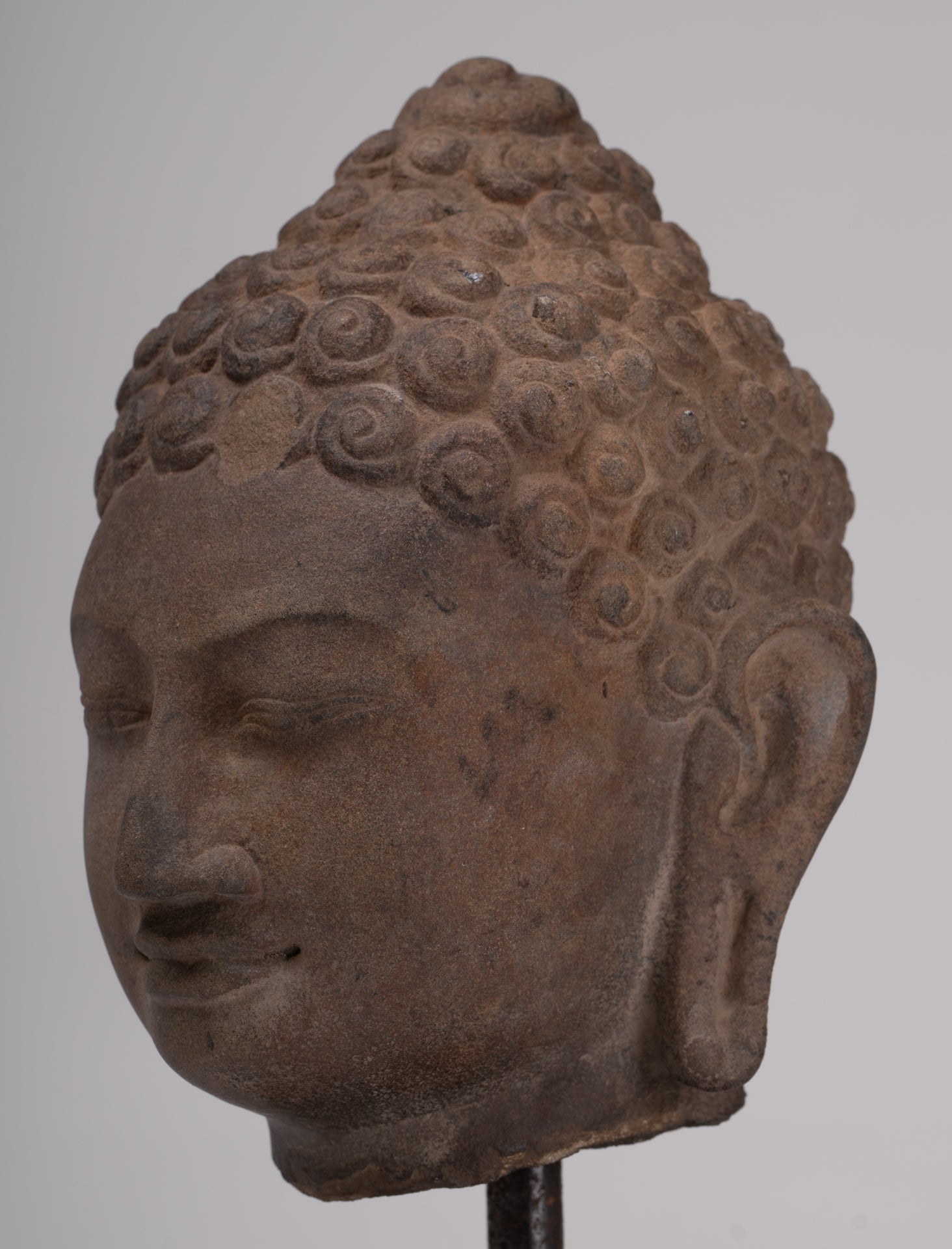 Buddha Statue - Antique Phnom Da Style Mounted Stone Khmer Buddha Head - 26cm/10" Tall