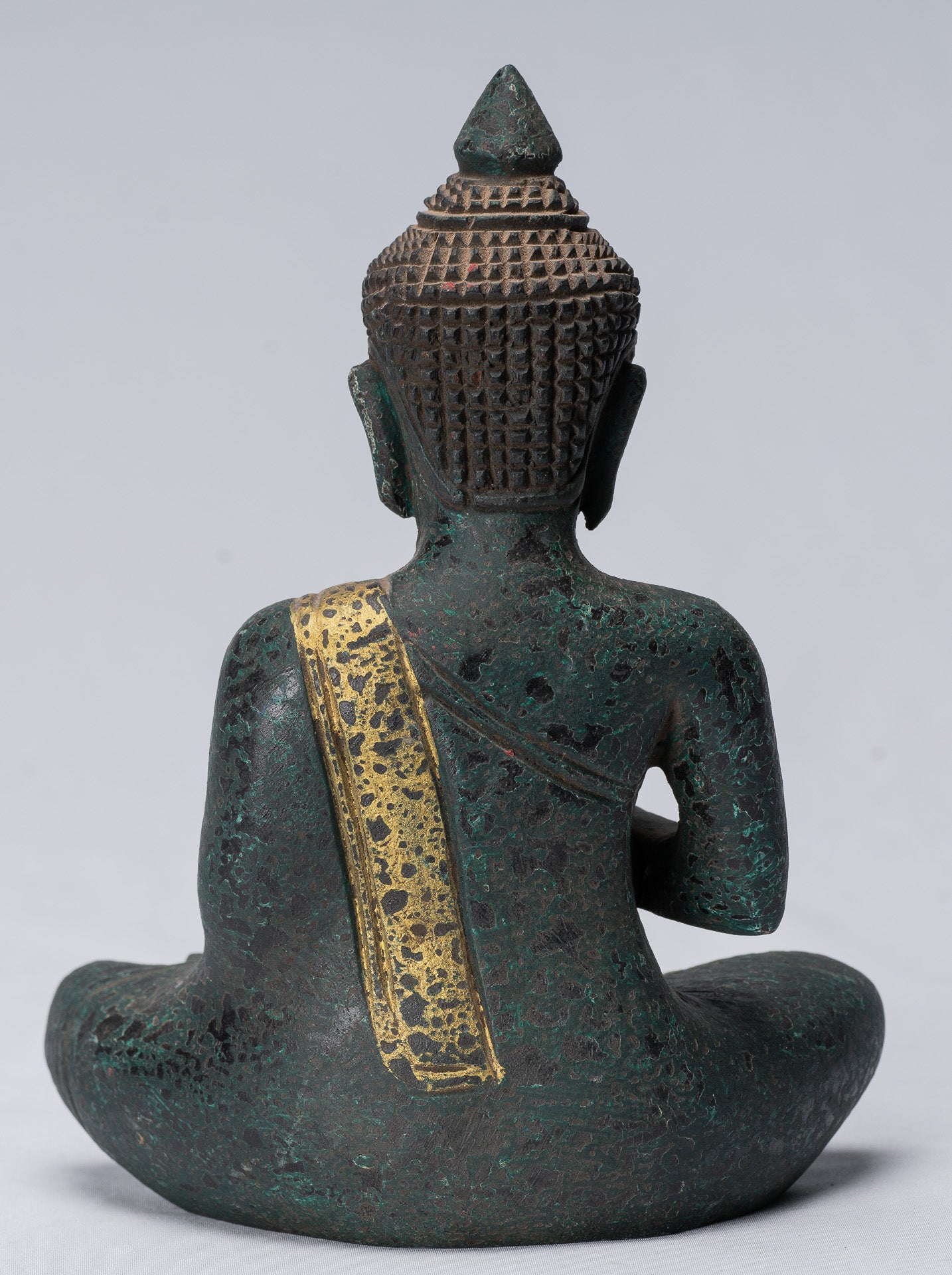 Sculpture de Bouddha – Bouddha – Statue de Bouddha assis en bois de style khmer antique, enseignement Mudra – 20 cm