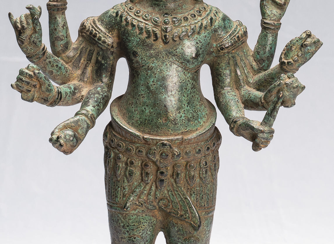 Antike Lokeshvara-Statue aus Bronze im Khmer-Stil im Angkor Wat-Stil – 37 cm.