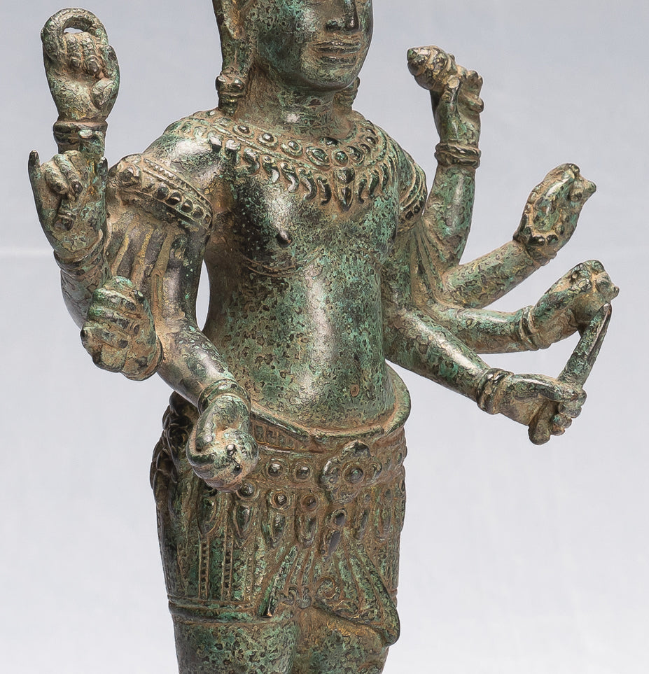 Antike Lokeshvara-Statue aus Bronze im Khmer-Stil im Angkor Wat-Stil – 37 cm.