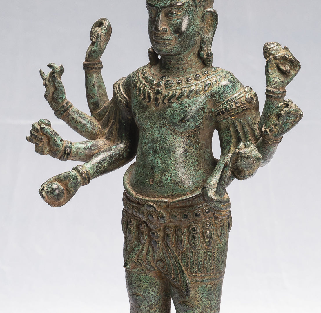 Antike Lokeshvara-Statue aus Bronze im Khmer-Stil im Angkor Wat-Stil – 37 cm.