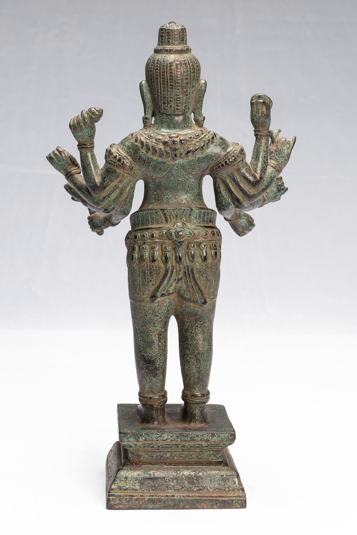 Antike Lokeshvara-Statue aus Bronze im Khmer-Stil im Angkor Wat-Stil – 37 cm.