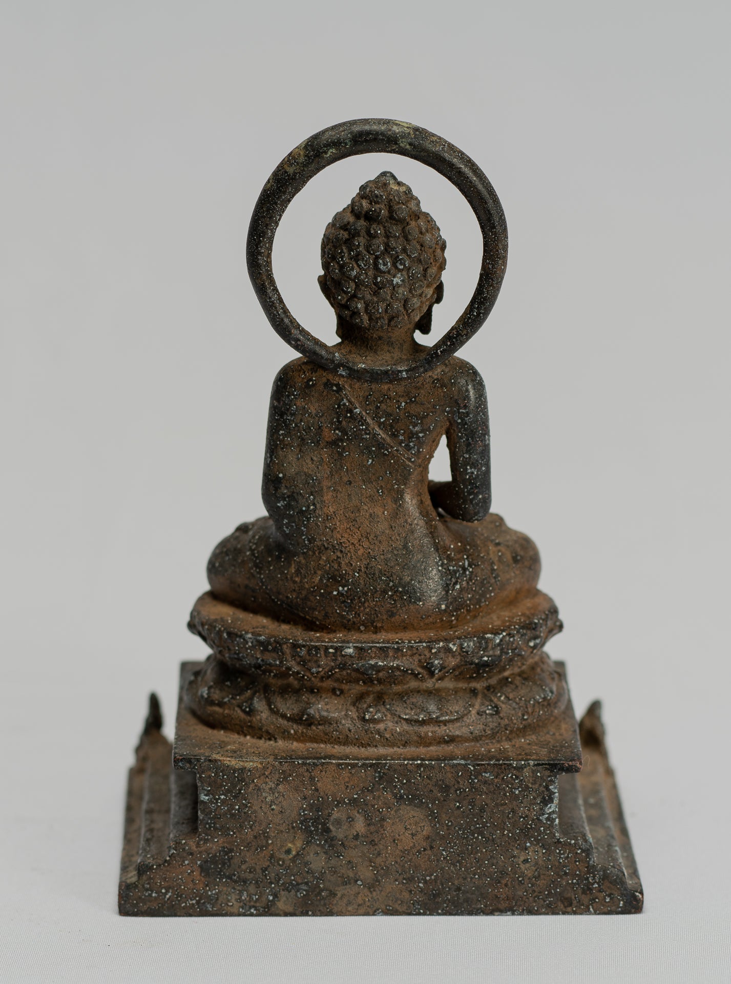 Statue de Bouddha - Statue de Bouddha Amitabha javanais assis en bronze de style indonésien antique - 15 cm/6"