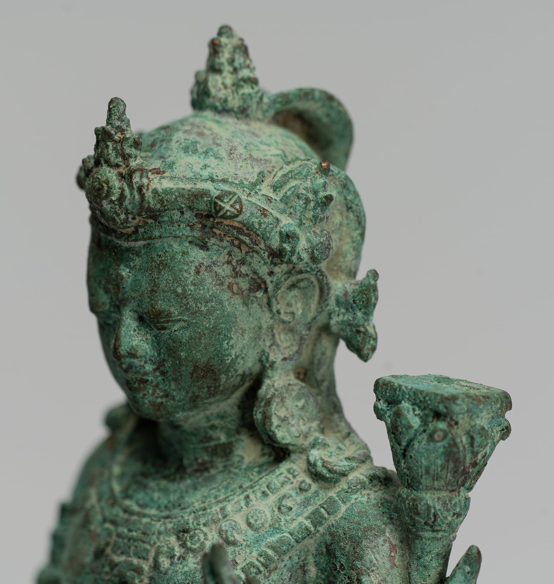 Estatua de Tara - Estatua de Bronce Devi Tara de bronce de bronce sentado de Majapahit antiguo - 20.5cm/8 "