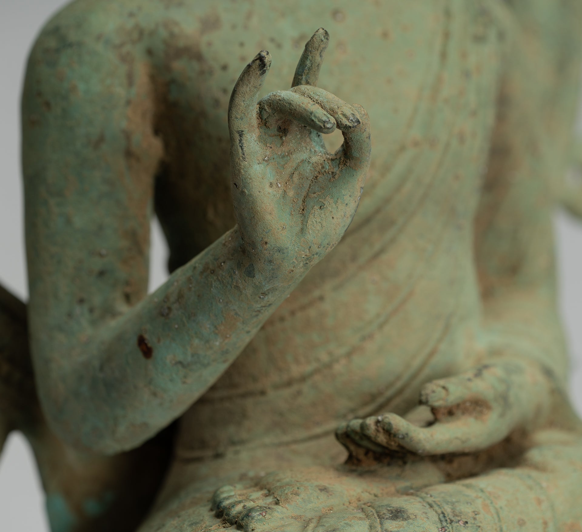 Estatua de Buda - Estilo indonesio antiguo de bronce sentado Javanese Buda - 32 cm/13 "