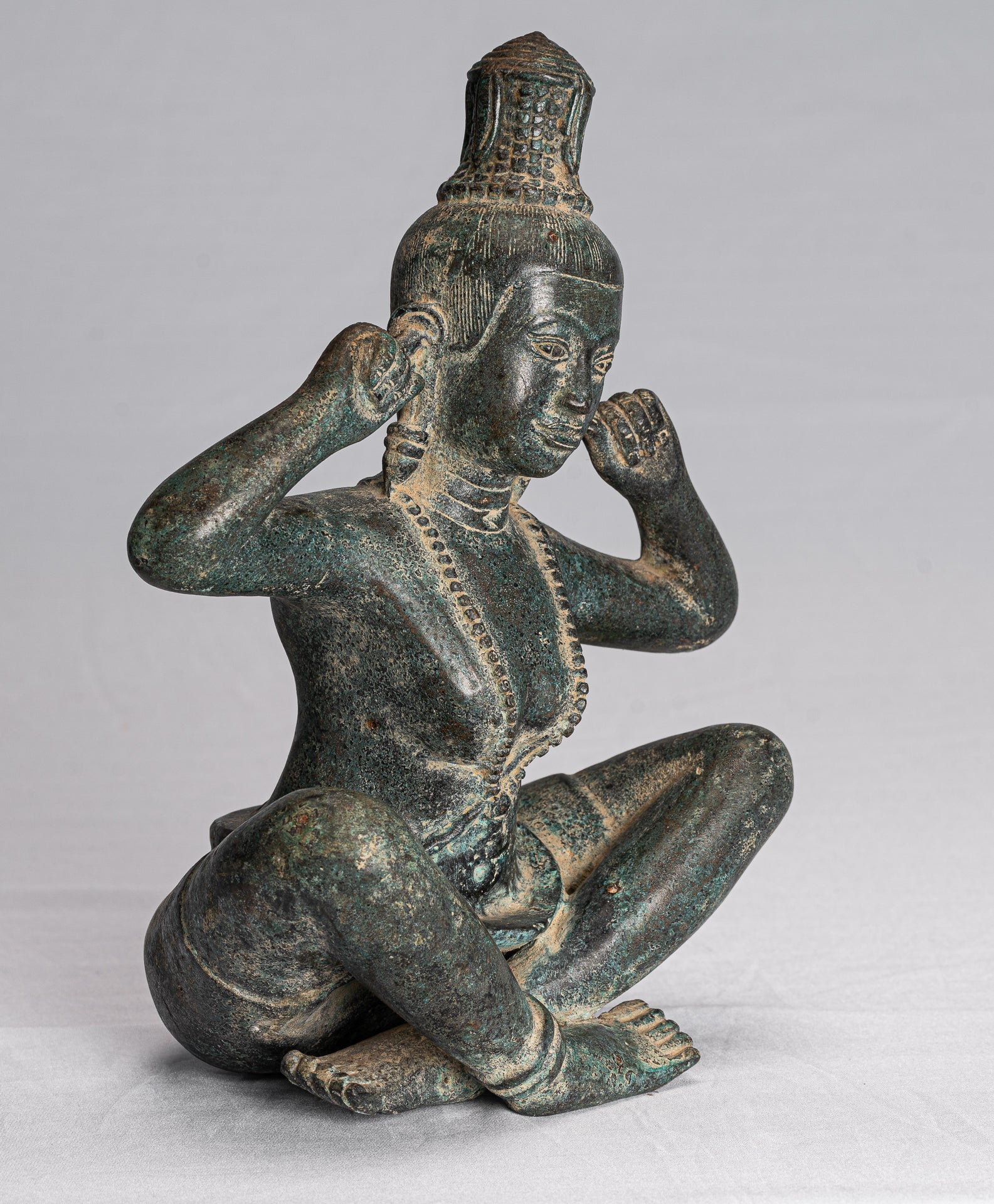 Statue Devi - Statua antica in stile Khmer "Hear No Evil" - 27cm/11 "