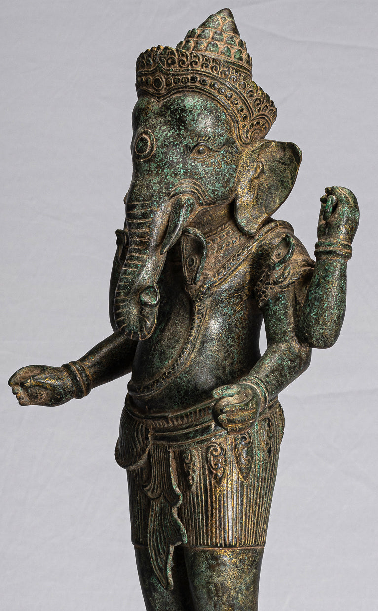 Ganesha-Statue – Antiker Khmer-Stil, montierte stehende Bronze-Angkor-Wat-Ganesha-Statue – 59 cm/24 Zoll