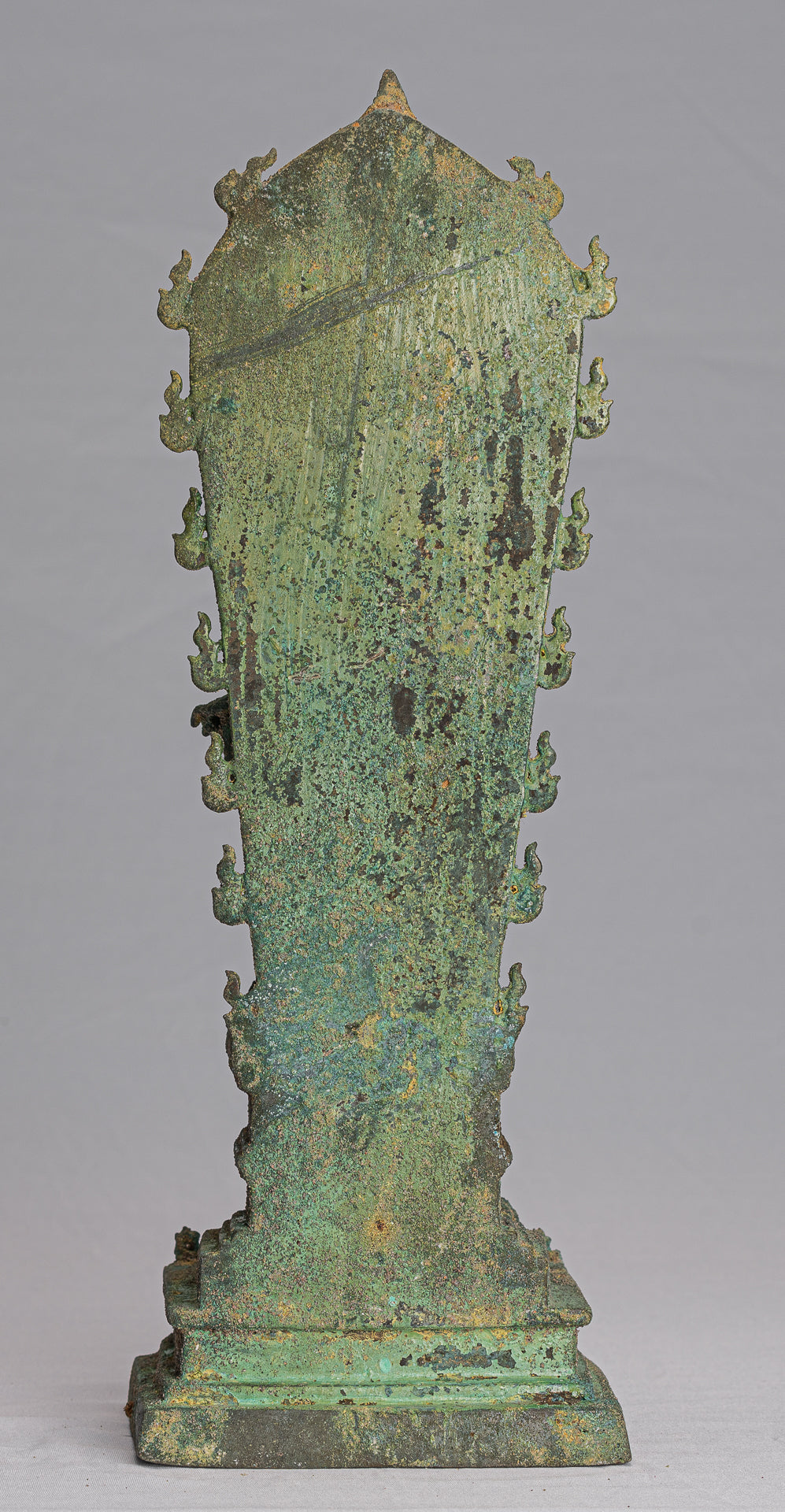 Vishnu - Statue de Vishnu debout en bronze Majapahit Java antique de style indonésien - 38 cm/15"