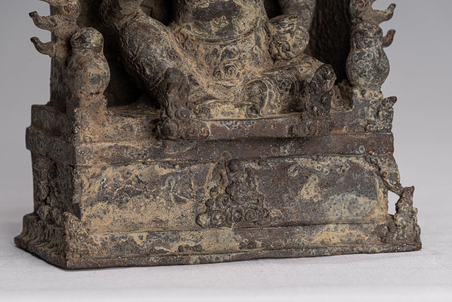 Ganesha Statue. Antike Javanischer Stil Bronze Sitzende Majapahit Ganesha Statue mit 27cm/11"