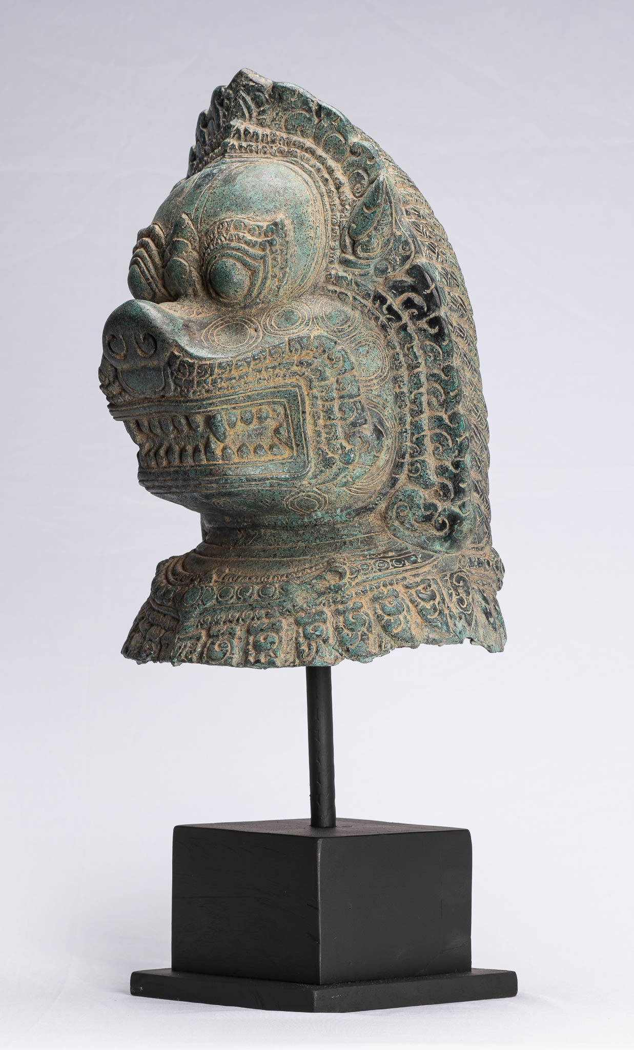 Antiguo Jefe de Templo Montado de Bronce Montado de estilo jemer - 52 cm/21 "