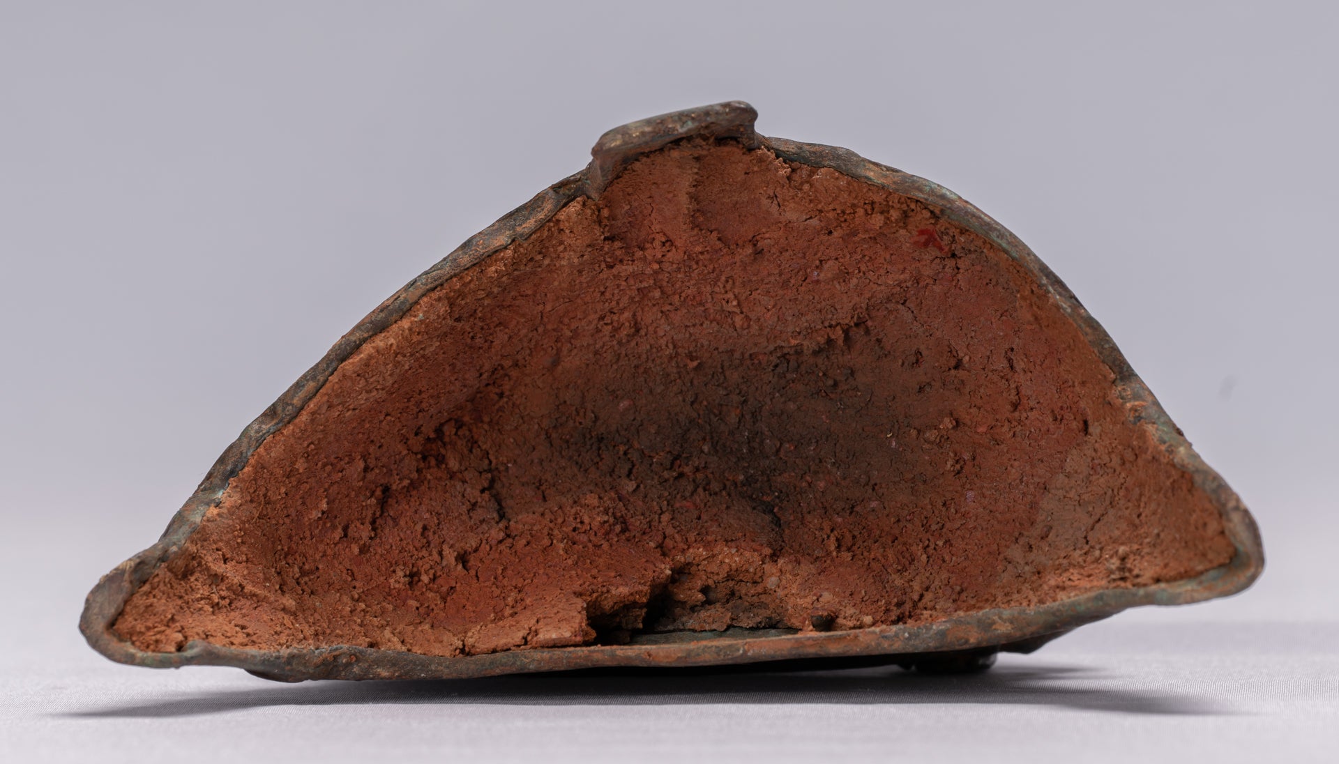 Buddha-Statue – Antike sitzende Erleuchtungs-Buddha-Statue im Ayutthaya-Stil – 29 cm.